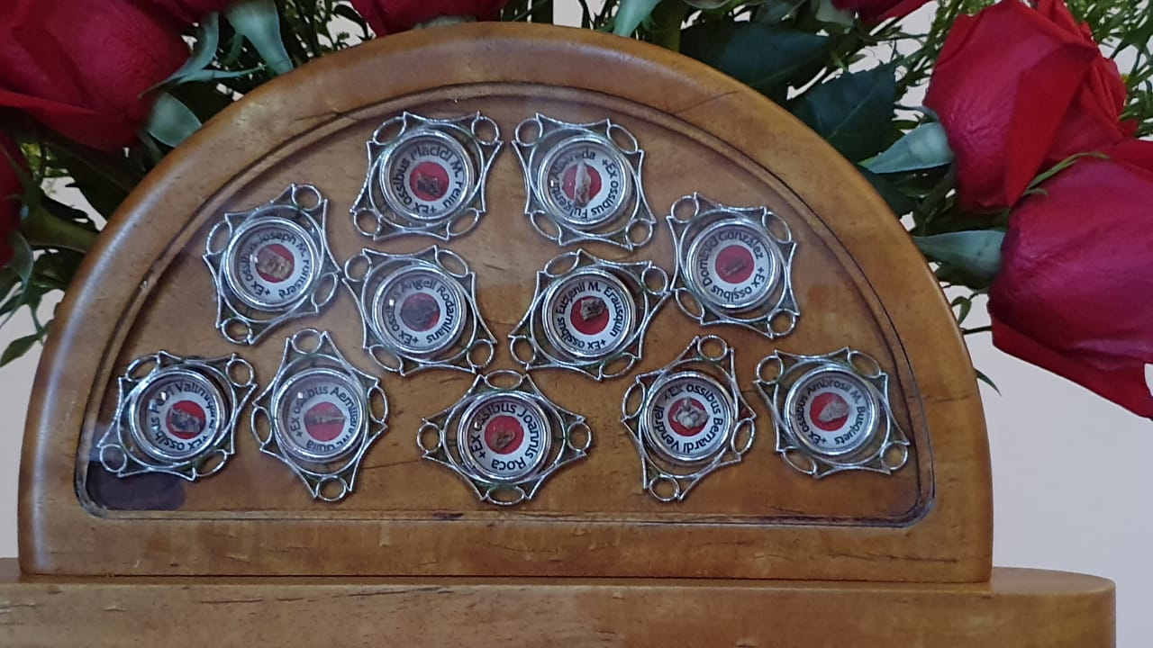 Reliquias de 11 de los 20 monjes mártires de Monserrat